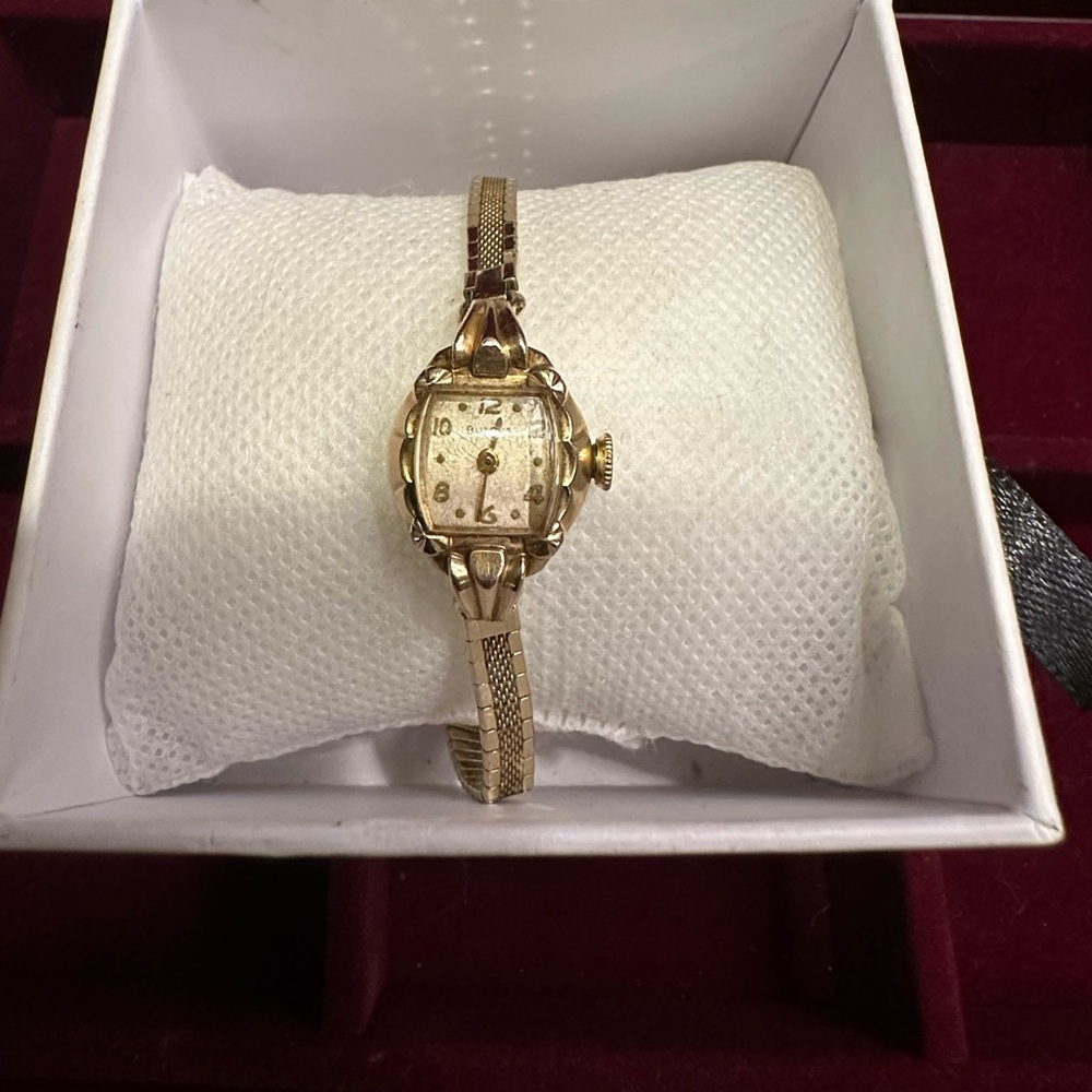 ⭐️1950s Bulova 10K Rolled Gold Plate Women's Watch - Larger Band 7-8”